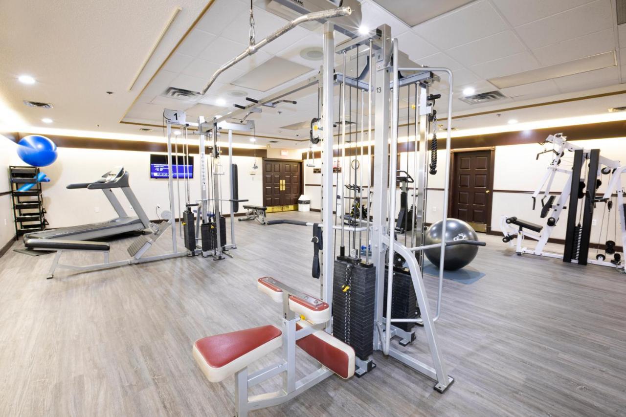 קווסנל Tower Inn & Suites מראה חיצוני תמונה