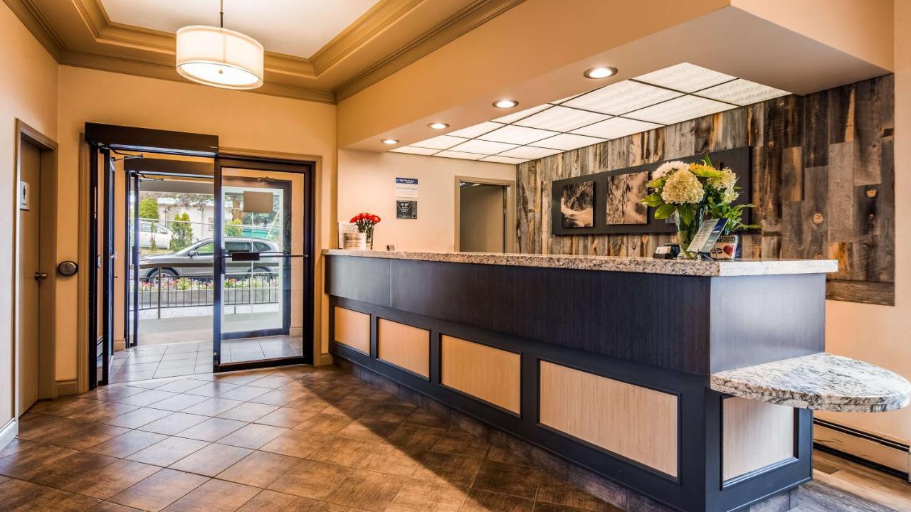 קווסנל Tower Inn & Suites מראה חיצוני תמונה